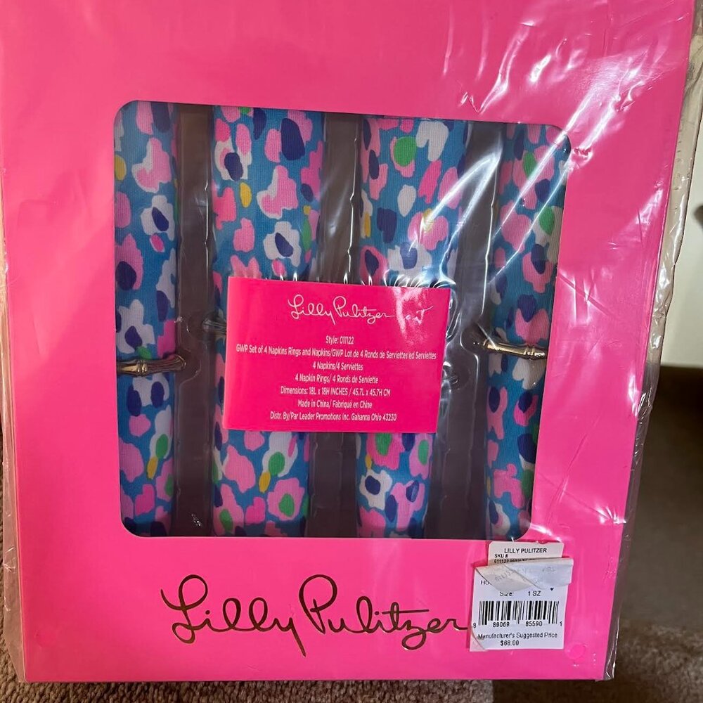 Lilly Pulitzer Set of 4 Napkin Rings and Napkins, Hottie Dottie color.  New